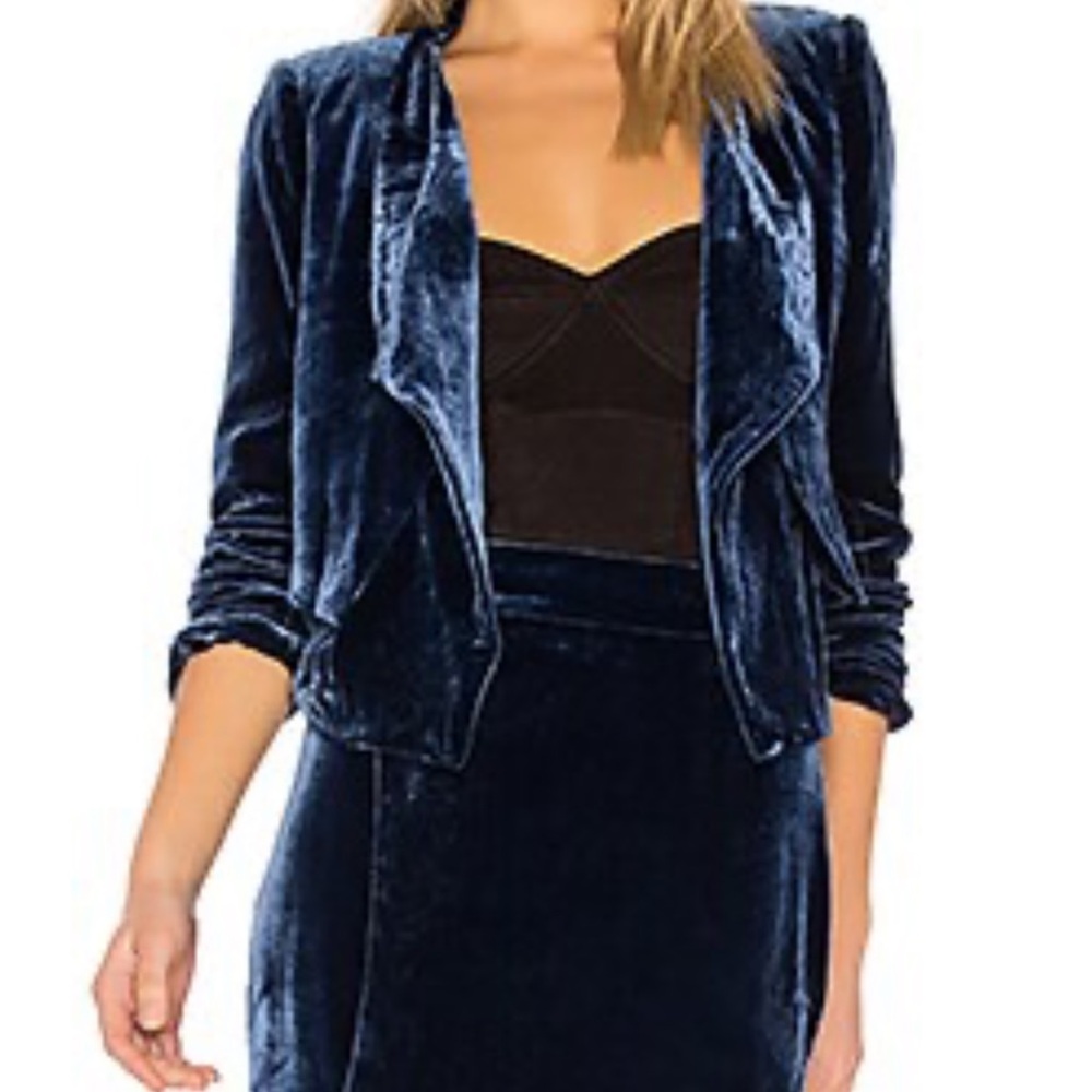Blue suede blazer XXS Lloyd Layered Jacket In
Imperial Blue
BCBGMAXAZRIA